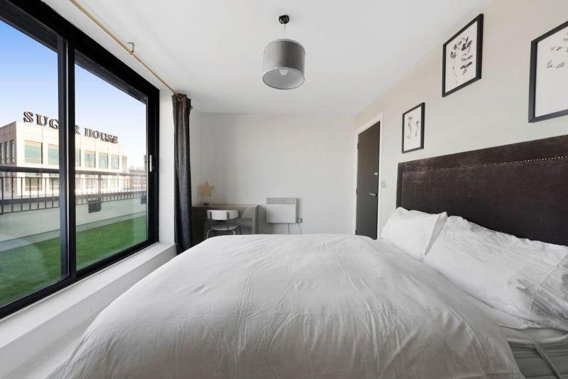 Penthouse W/ Hot Tub Near Stratford, Westfield Apartment London Exterior photo